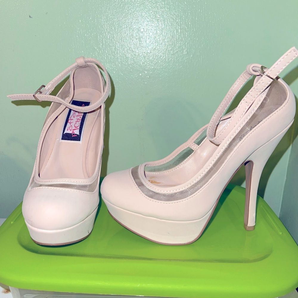 Cute pumps